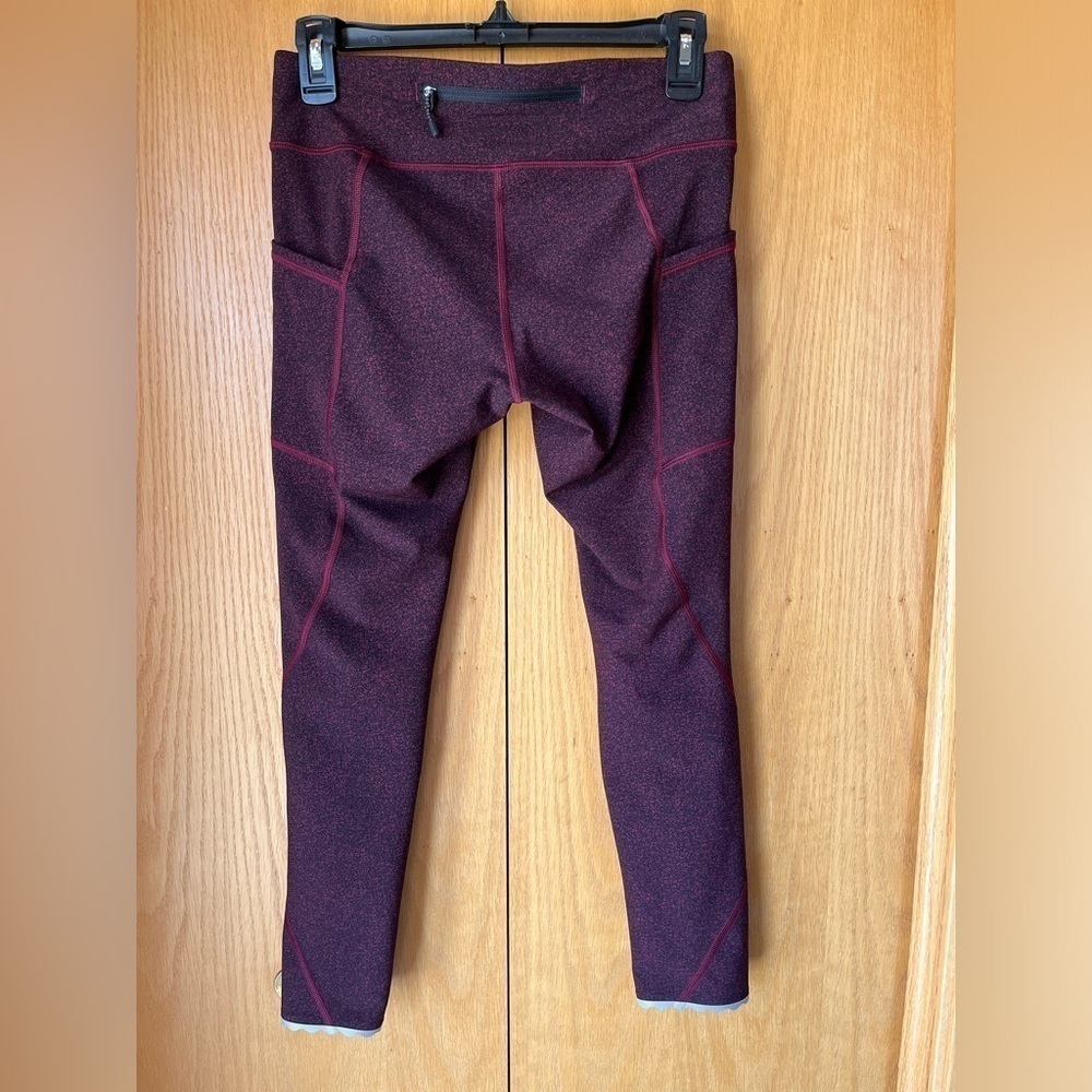 Lululemon Women’s Tight Stuff II-Reflective Details on Bottom of Leggings-Size 8 - Picture 2 of 12